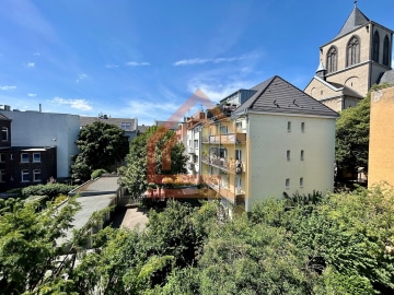 Zentrale Wohnung mit hohen Decken und einem ruhigen Balkon zum Innenhof!, 50668 Köln, Etagenwohnung