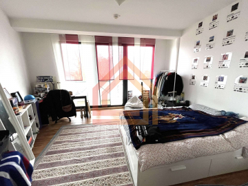 Bezugsfreies Apartment mit Balkon und Stellplatz – Attraktives Renditeobjekt in Hürth, 50354 Hürth, Etagenwohnung